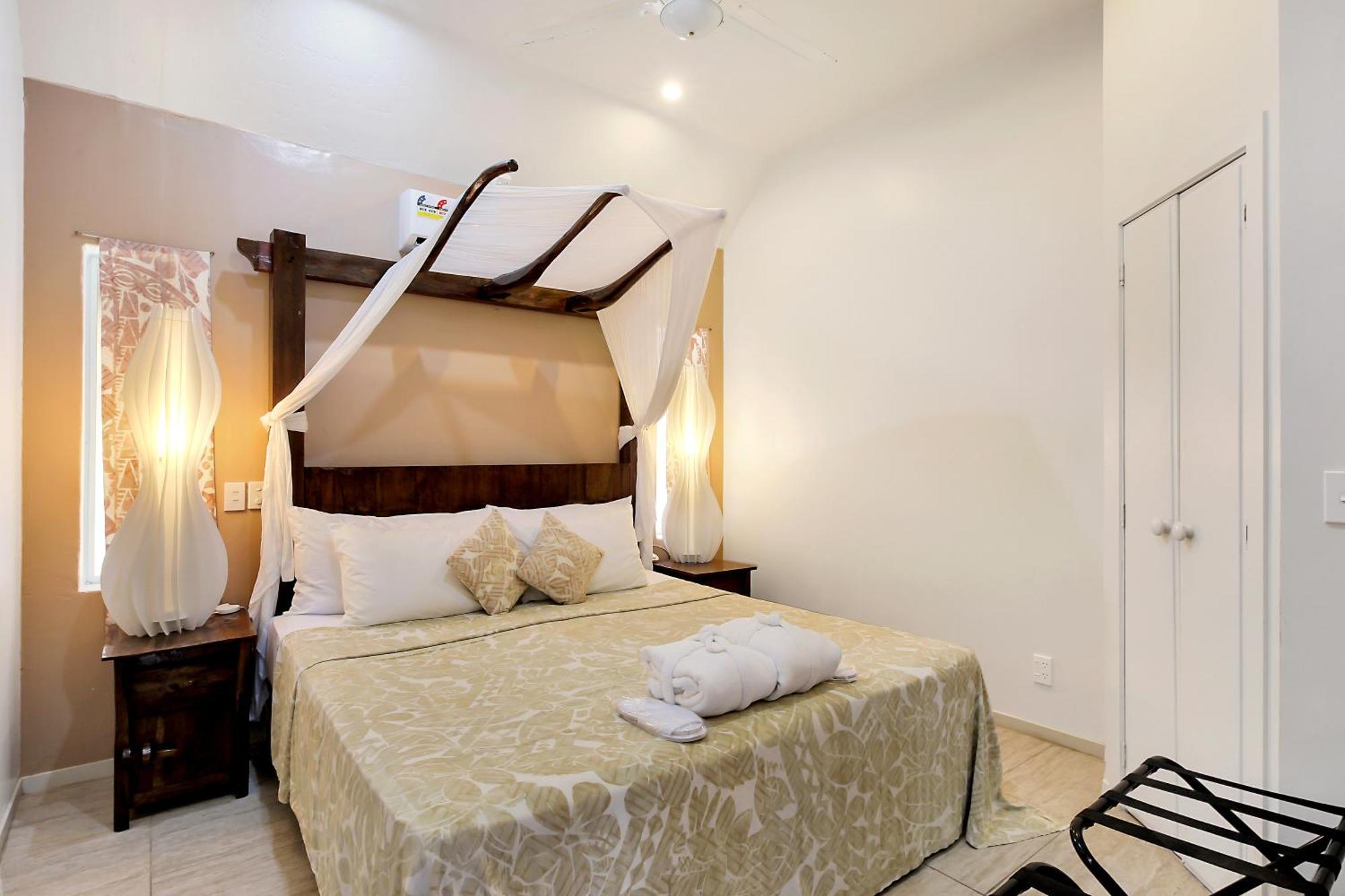 Crown Beach Resort & Spa (Adults Only) Раротонга Екстериор снимка