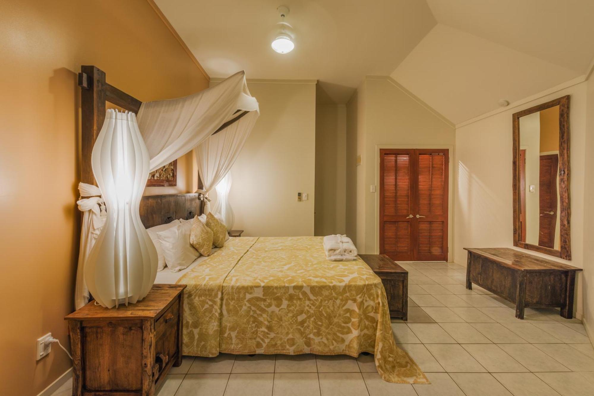 Crown Beach Resort & Spa (Adults Only) Раротонга Екстериор снимка
